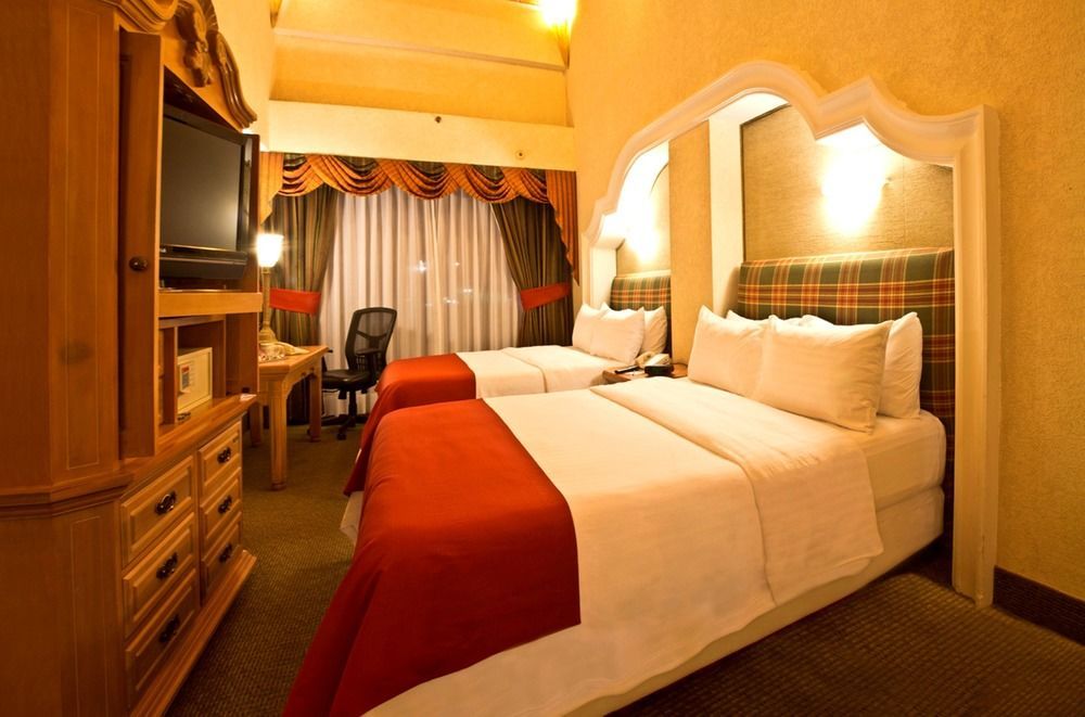 Holiday Inn Express & Suites Queretaro By Ihg Esterno foto