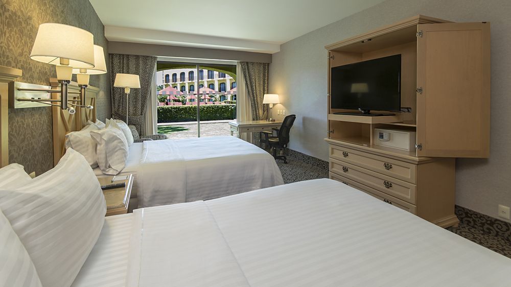Holiday Inn Express & Suites Queretaro By Ihg Esterno foto